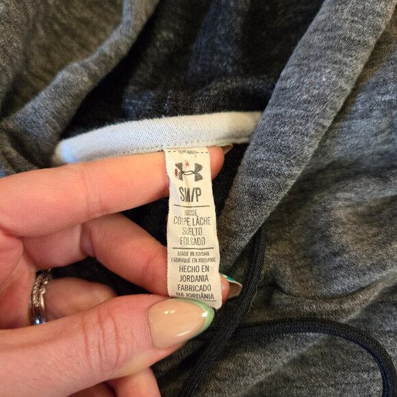 Under Armour Womens Gray Short Sleeve Sweatshirt Hood and Drawstrings Size Small - Picture 4 of 5